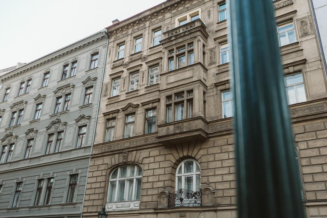 Lil Apartment With Tyn Cathedral View, Parking & Ac Prága Kültér fotó